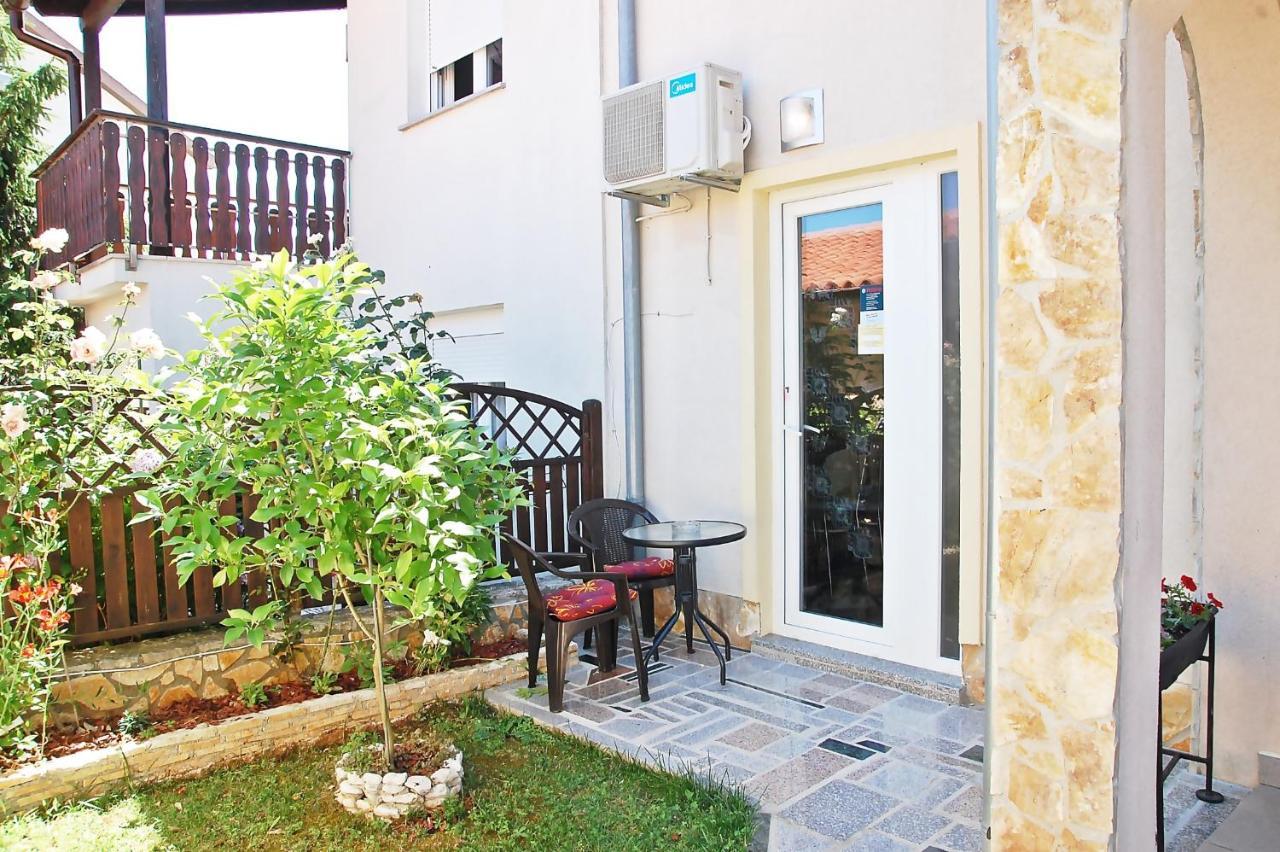 Apartman Meghan Pula Exterior foto