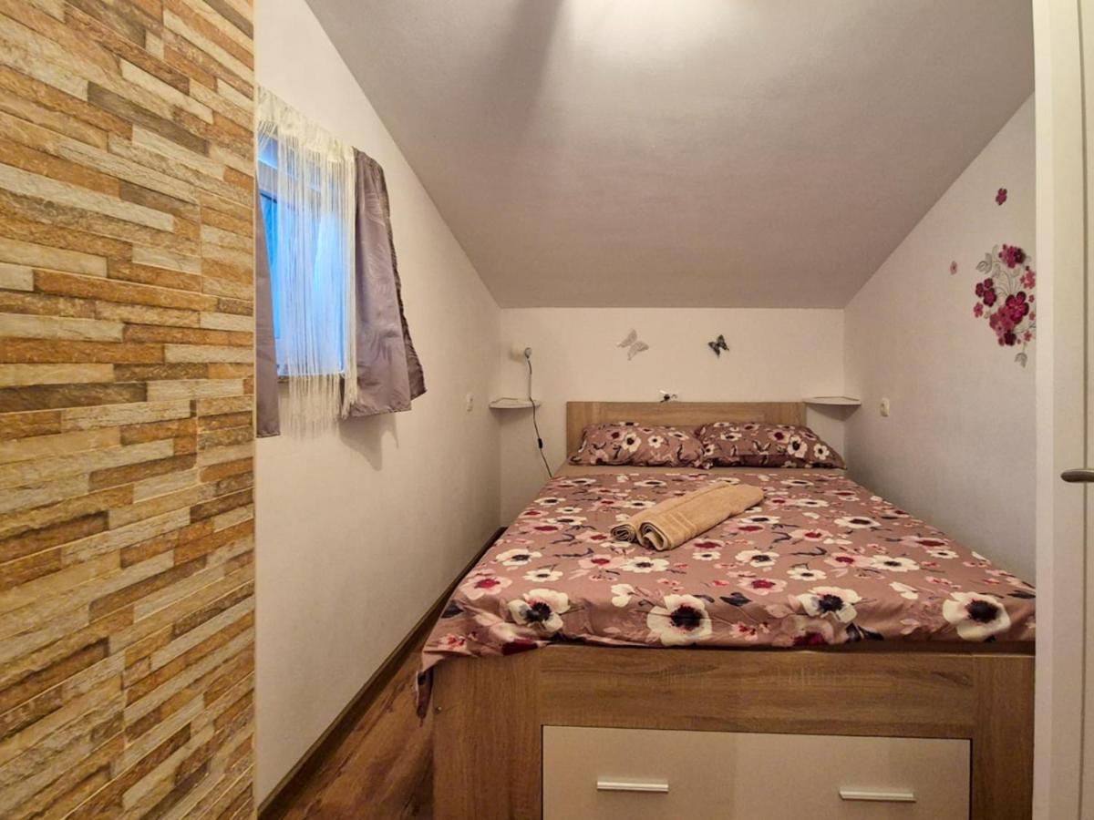 Apartman Meghan Pula Exterior foto