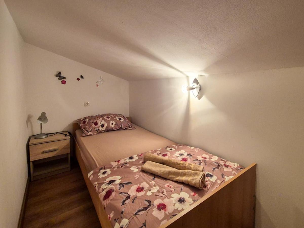 Apartman Meghan Pula Exterior foto